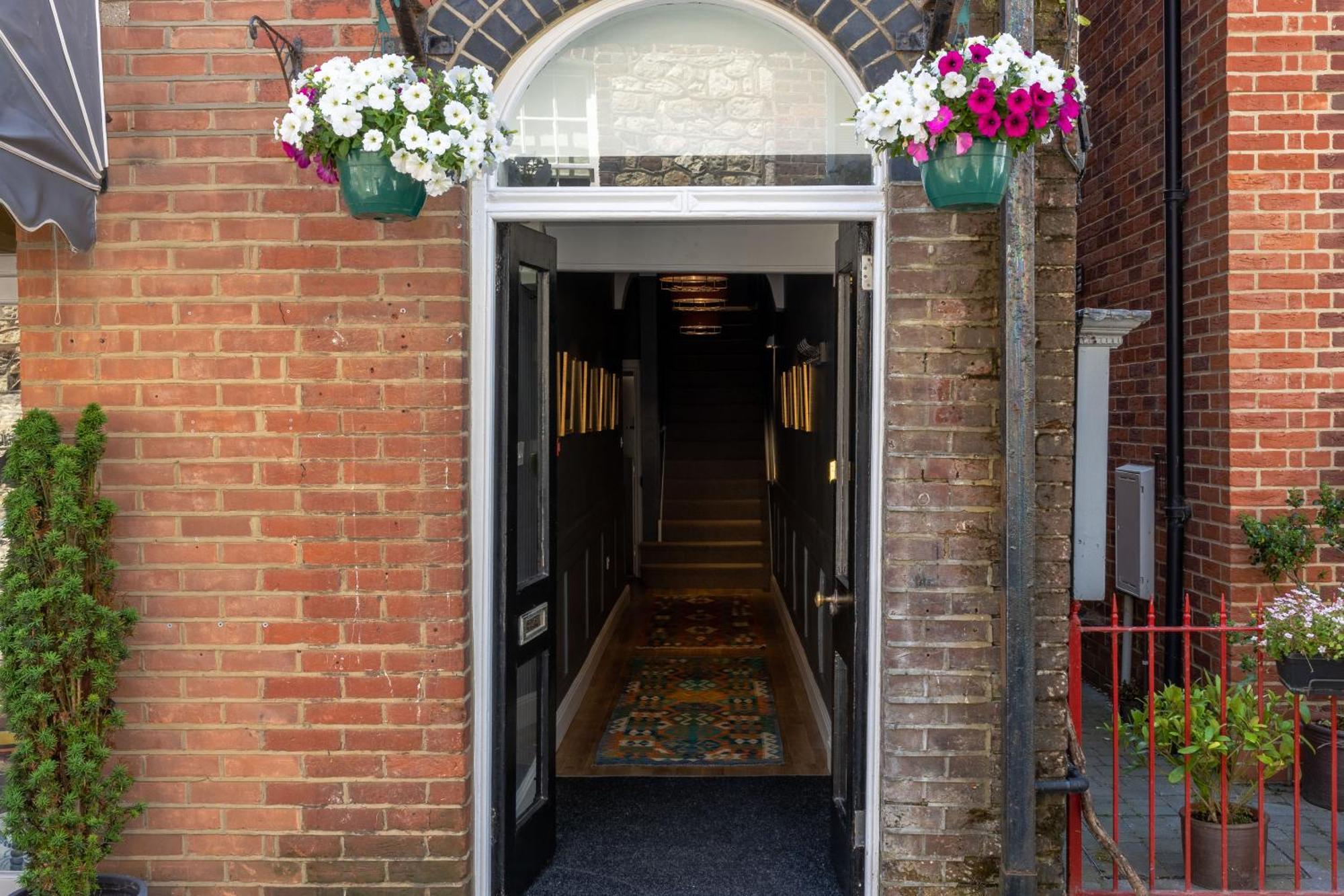 The George Hotel And Beach Club Yarmouth  Exterior photo